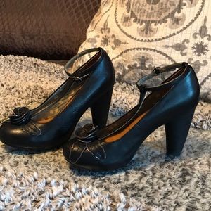 Fossil Mary Jane heels. Size 7